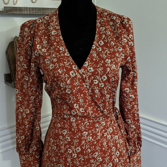 **SOLD***Calista Floral Dress - Picture 2 of 3